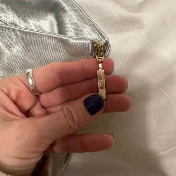 👽🌪️ Silver FENDI midi pencil skirt ! - Picture 4 of 5